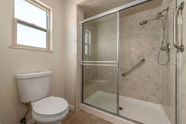 Building Photo - 3 Bedroom 2.5 Bathroom SFH in Los Altos!
