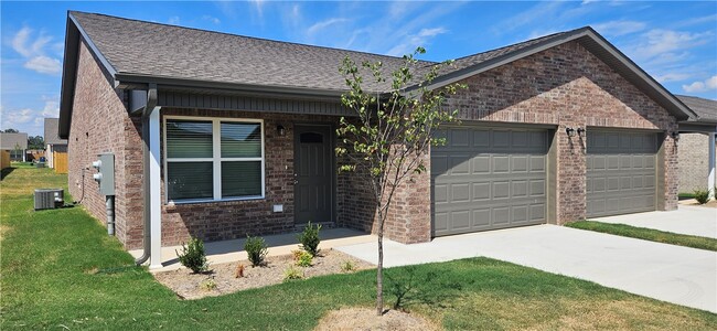 Building Photo - 618 NW 68th Ave