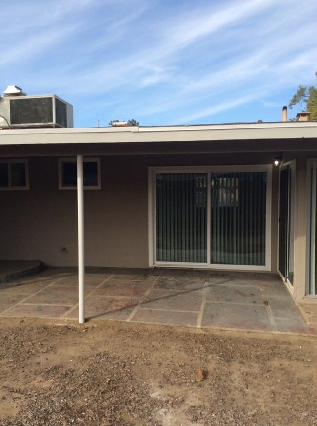 Building Photo - Beautiful home. Apply today!