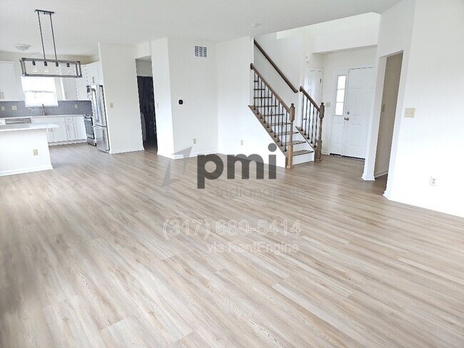 Building Photo - 5240 Castamere Dr