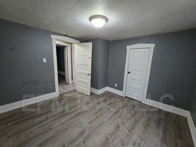 Building Photo - 707 Webster St