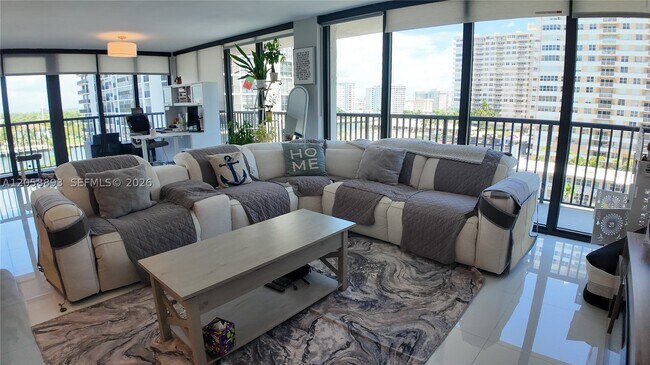 Building Photo - 2049 S Ocean Dr