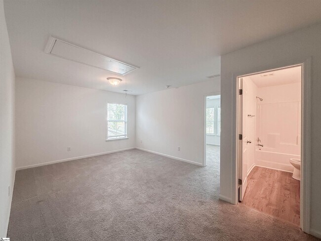 Building Photo - 205 Bryland Wy