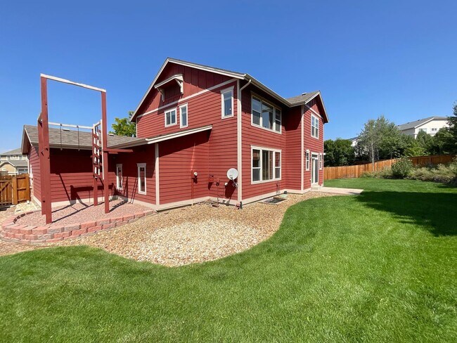 Building Photo - 6 Bedroom Home Available Near North Gate B...