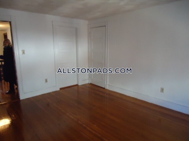 Building Photo - 52 Brainerd Rd