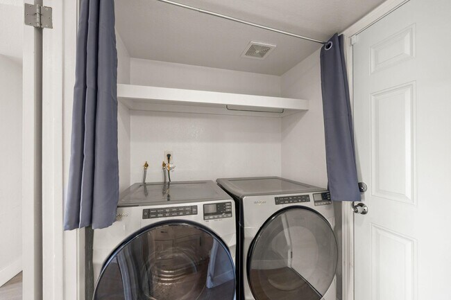 Building Photo - 882 Coral Ridge Cir