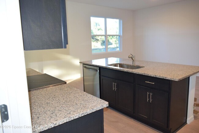 Building Photo - 717 Spoonbill St