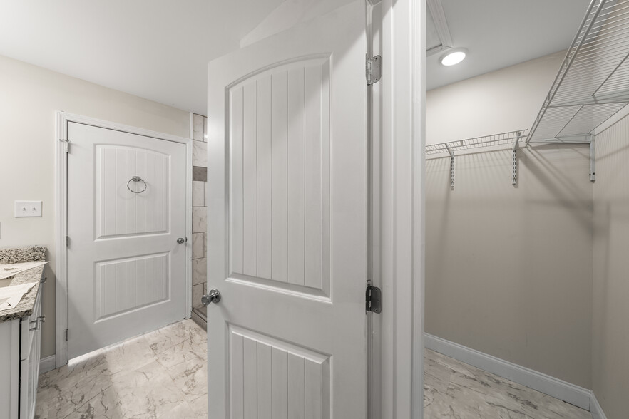 Closet Master Bedroom - 1908 Laurel Ln