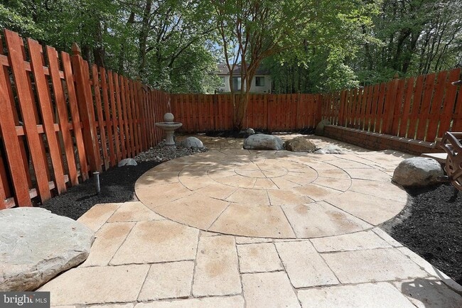 Building Photo - 72 5 Crown Royal Cir