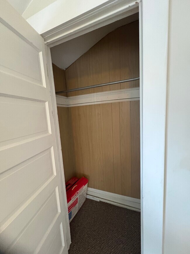 Building Photo - 23 St David St