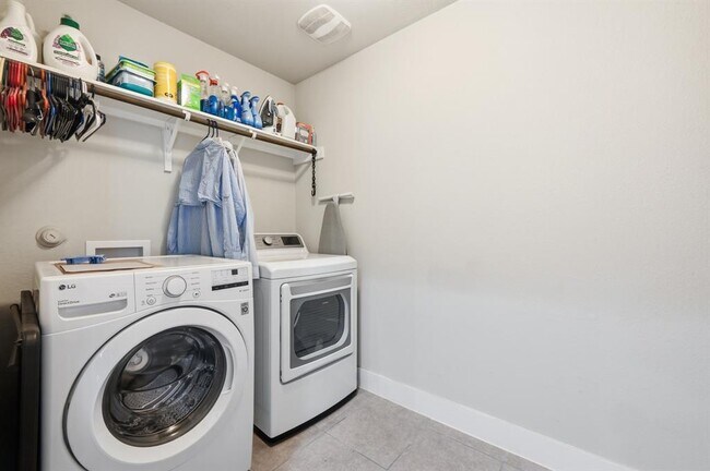 Building Photo - 311 Bridgeford Dr