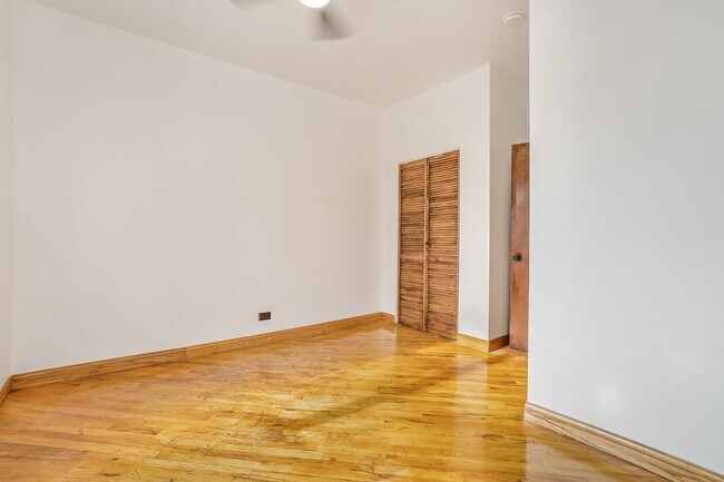 Building Photo - 1301 50th Ct