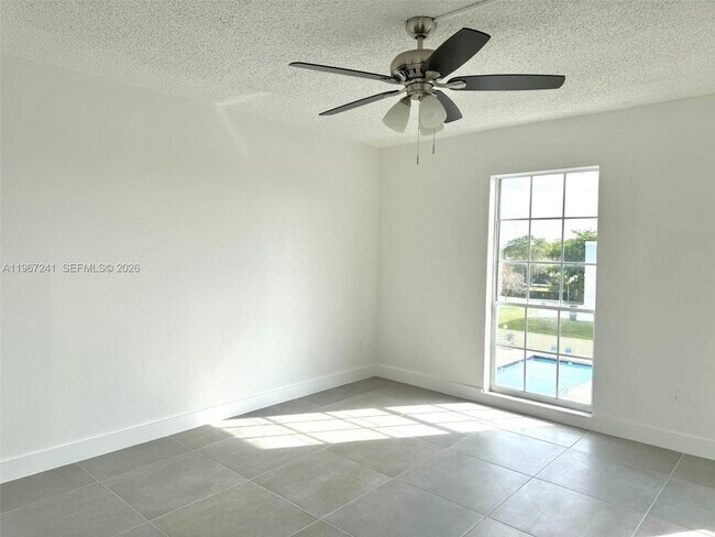 Building Photo - 7980 N French Dr