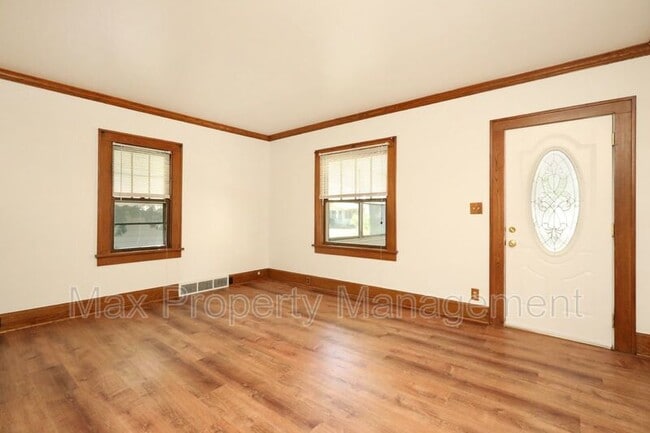 Building Photo - 1113 Douglas Ave