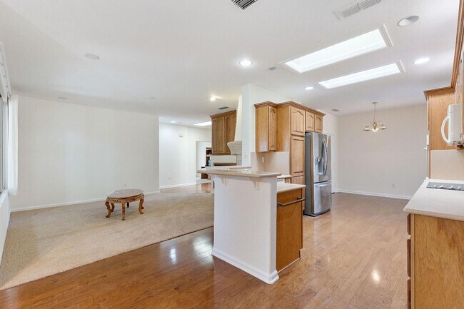 Building Photo - Sun City Lincoln Hills - property on quiet courtyard with garden service