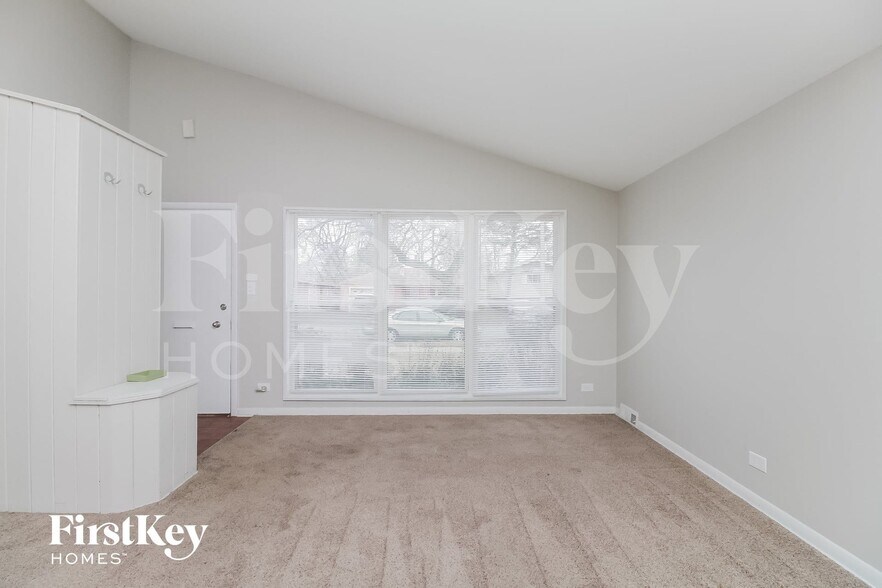 Building Photo - 15138 Meadow Ln
