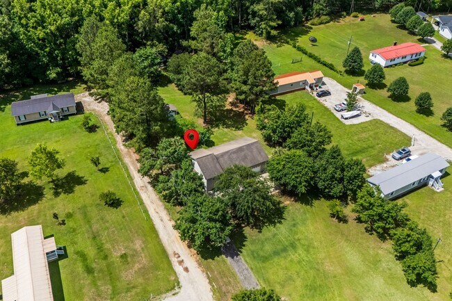 Building Photo - Charming Conway Loft Home – Quiet Country Living!