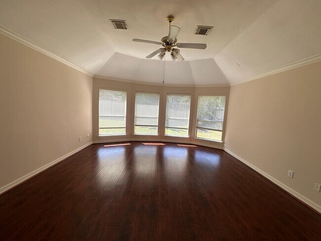 Building Photo - 5819 Brook Bend Dr