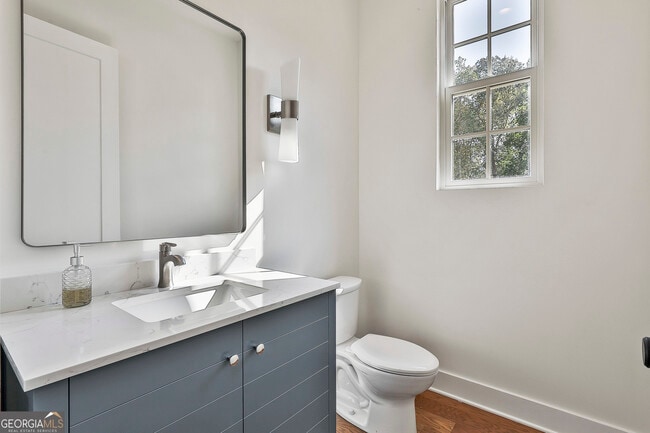 Building Photo - 940 Laurel Brooke Ave