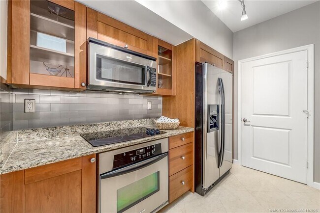 Building Photo - 715 NW Flagler Ave