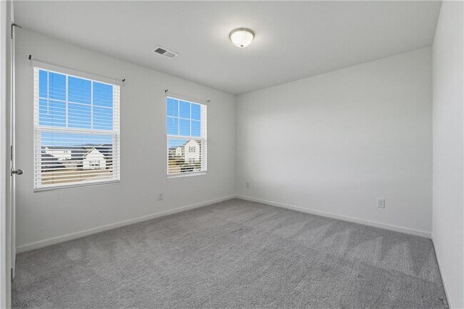 Building Photo - 166 Verona Dr NW