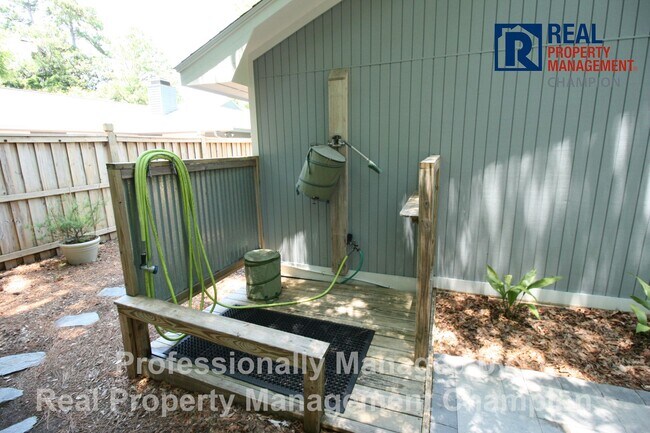 Building Photo - 3 BD/2.5 BA Home in MacCumber Terrace Neighborhood Minutes from Wrightsville Beach