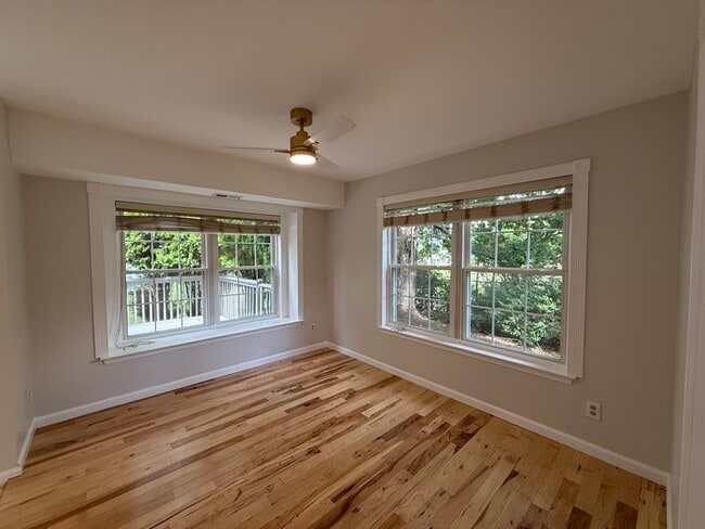 Building Photo - 271 Edgeware Ct