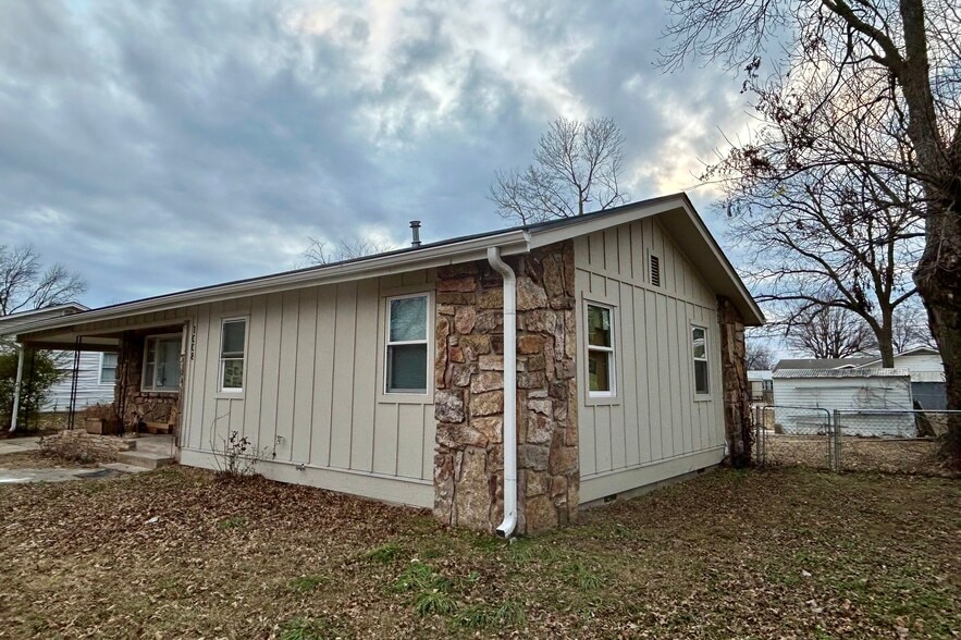 Building Photo - 1008 S Mill St