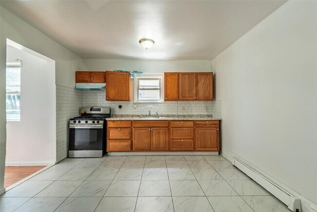 Building Photo - 90-13 181st St