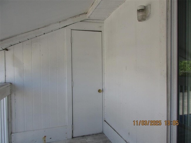 Building Photo - 291 Flower Ln