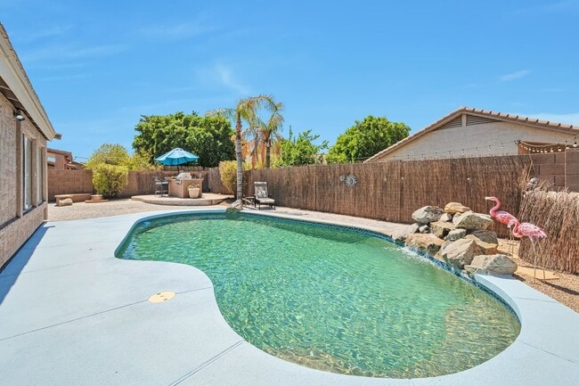 Building Photo - Your Spacious DREAM Home in The Heart of Gilbert!