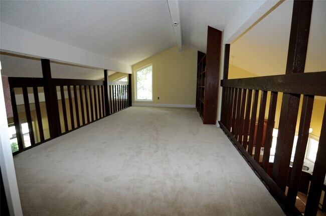 Building Photo - 1903 Brushy Creek Dr