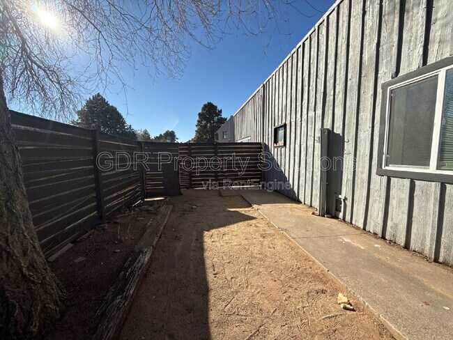 Building Photo - 3209 Burton Ave SE