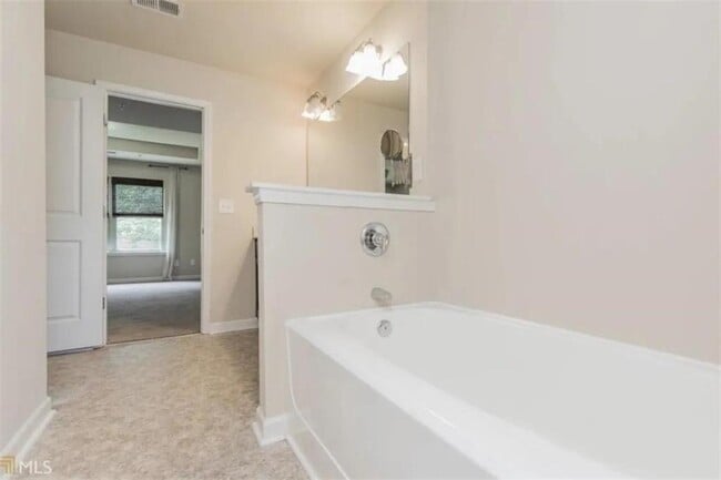 Building Photo - 3369 Castleberry Village Cir