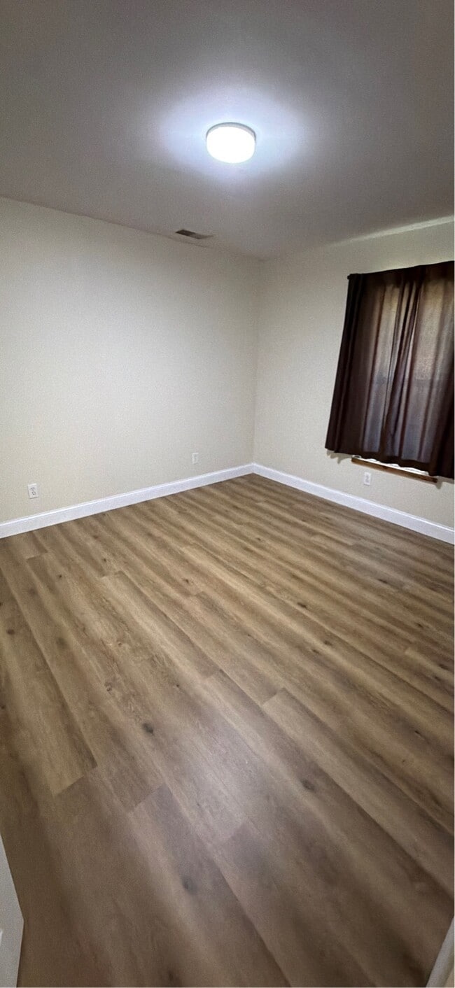 Building Photo - 11824 E Cypress Dr