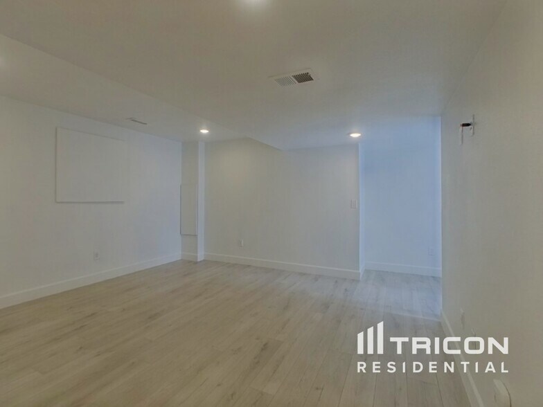 Building Photo - 13058 Monaco Way