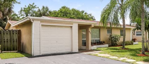 Building Photo - 831 NW 43rd Ave