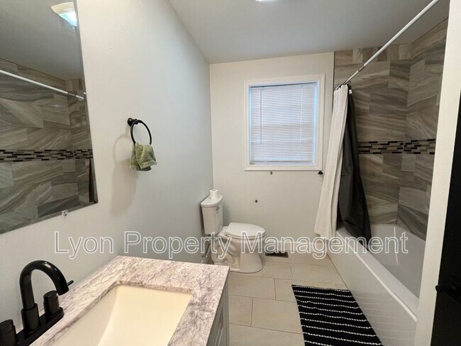 Building Photo - 20 Westcott Ave