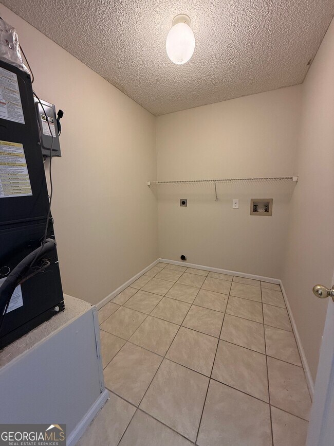 Building Photo - 32 Talbot Ct