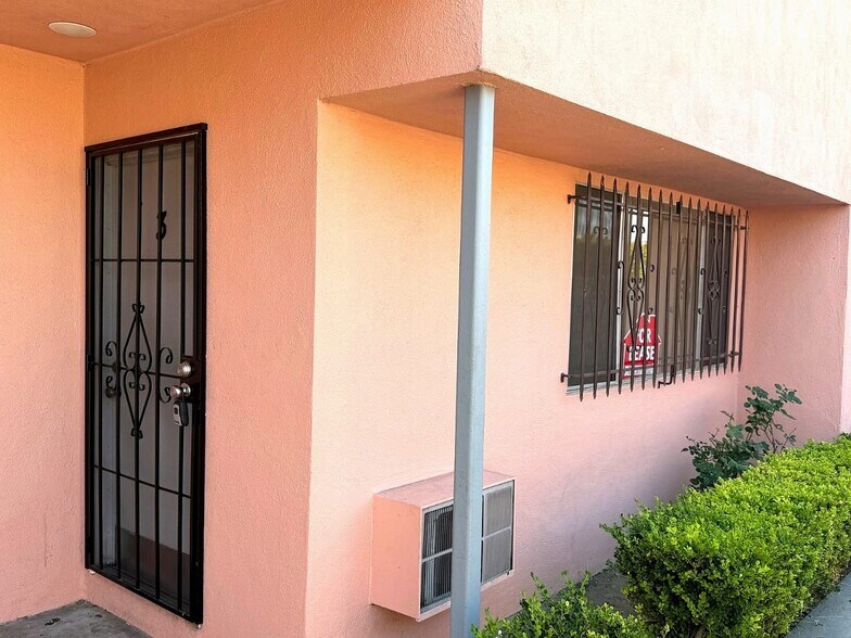 Building Photo - 2672 S Redondo Blvd