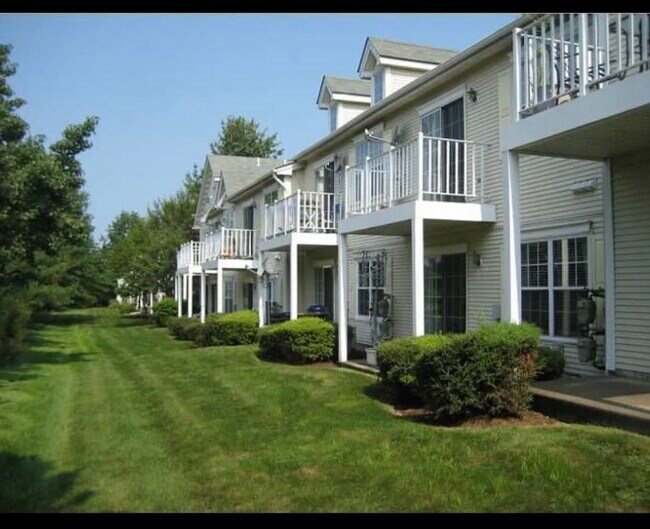 Building Photo - 141 Gregory Ln