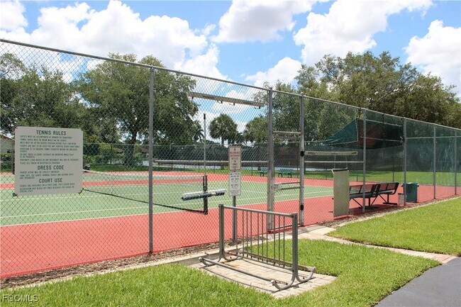 Building Photo - 915 New Waterford Dr