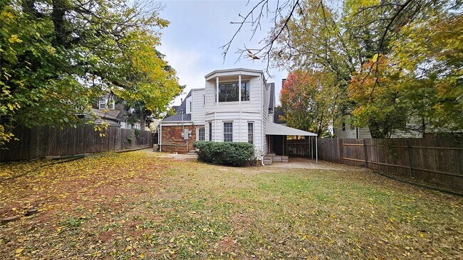 Building Photo - 2108 NW 25th St