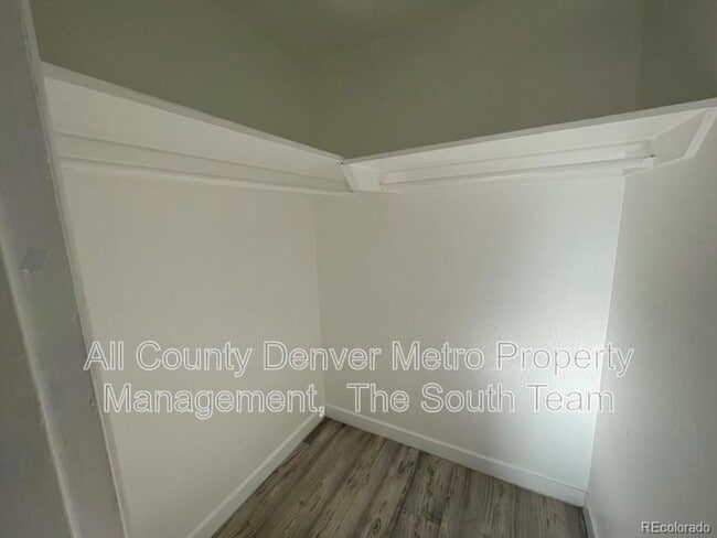 Building Photo - 9597 E 19th Ave