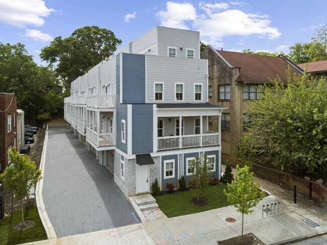Primary Photo - 663 Boulevard NE