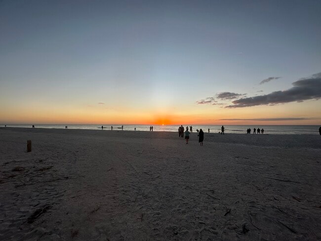 Building Photo - 1655 S Highland Ave