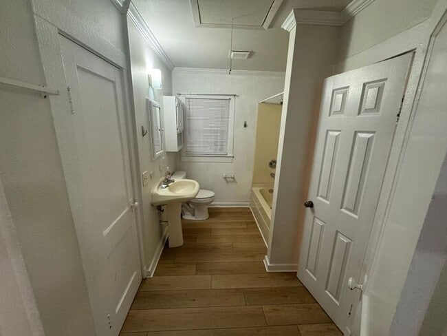 Building Photo - Downtown Pensacola - 2 bedroom, 1 bathroom