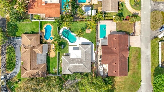 Building Photo - 2533 NE 21st Terrace