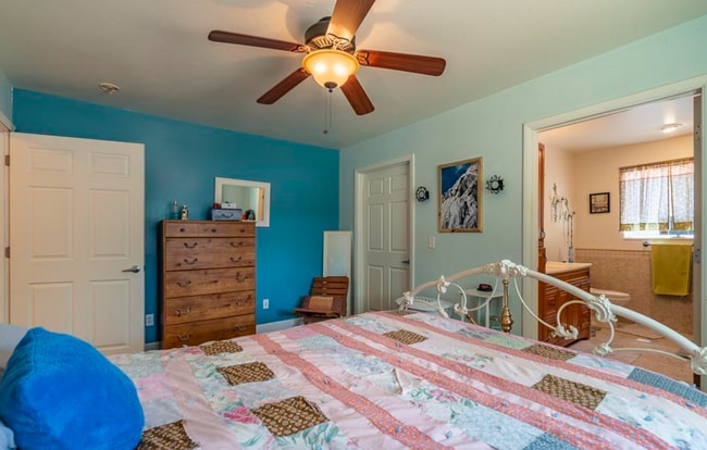 Building Photo - Three Bedroom Bayfield House Available for...