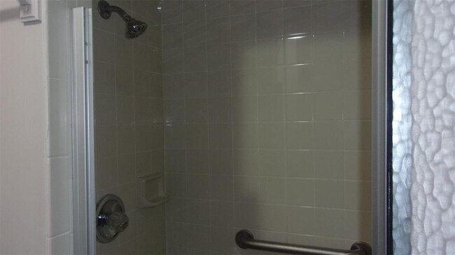 Building Photo - 10015 SW 90th Ct